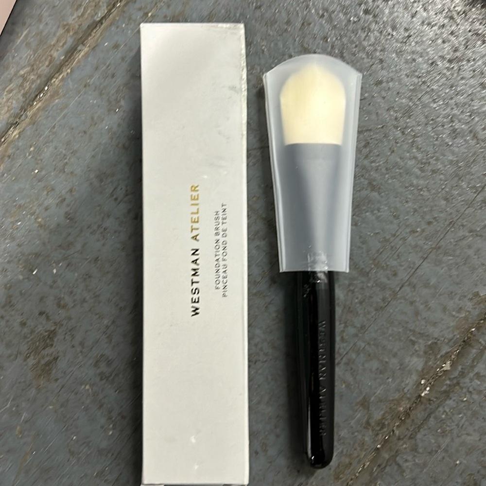 Westman Atelier Foundation Brush. New.
